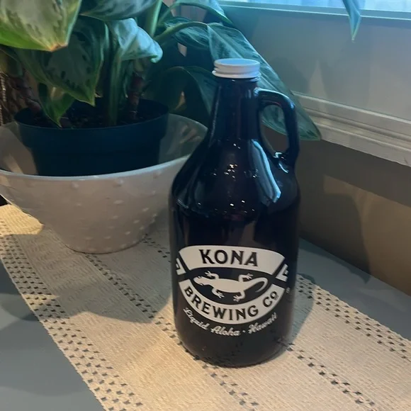 Kona Brewery Growler Jug - 64 Ounces ‼️PRICE DROP‼️ - Picture 5 of 5